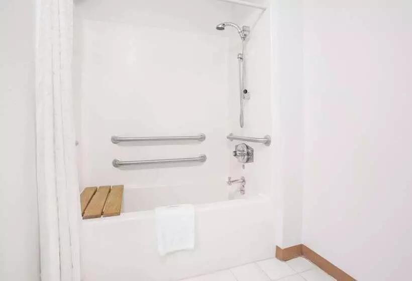 فندق على الطريق Super 8 By Wyndham Independence Ia