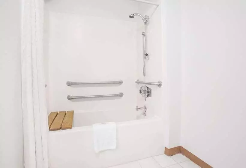 فندق على الطريق Super 8 By Wyndham Independence Ia