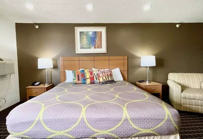 Мотель The Quincy Inn & Suites