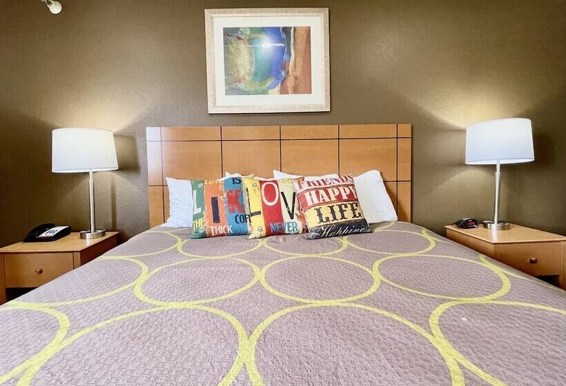 Motel The Quincy Inn & Suites