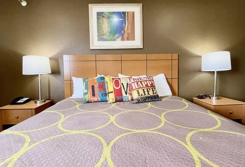 Мотель The Quincy Inn & Suites