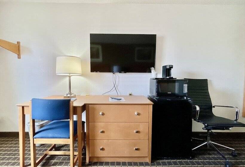 Motel The Quincy Inn & Suites