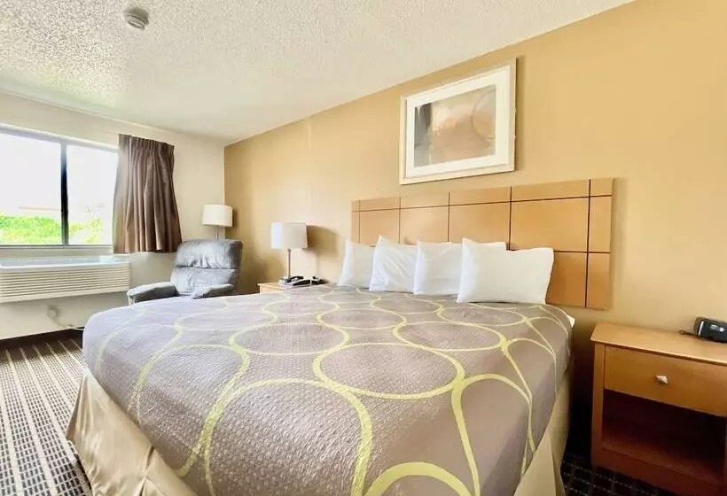 Мотель The Quincy Inn & Suites