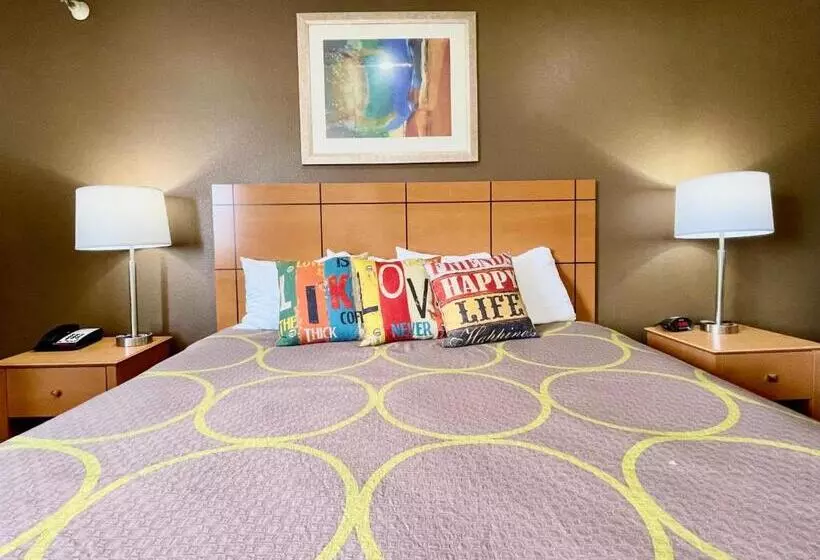 Мотель The Quincy Inn & Suites