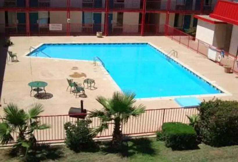 汽车旅馆  West Texas Inn & Suites Midland