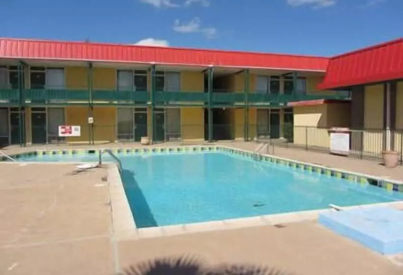 汽车旅馆  West Texas Inn & Suites Midland