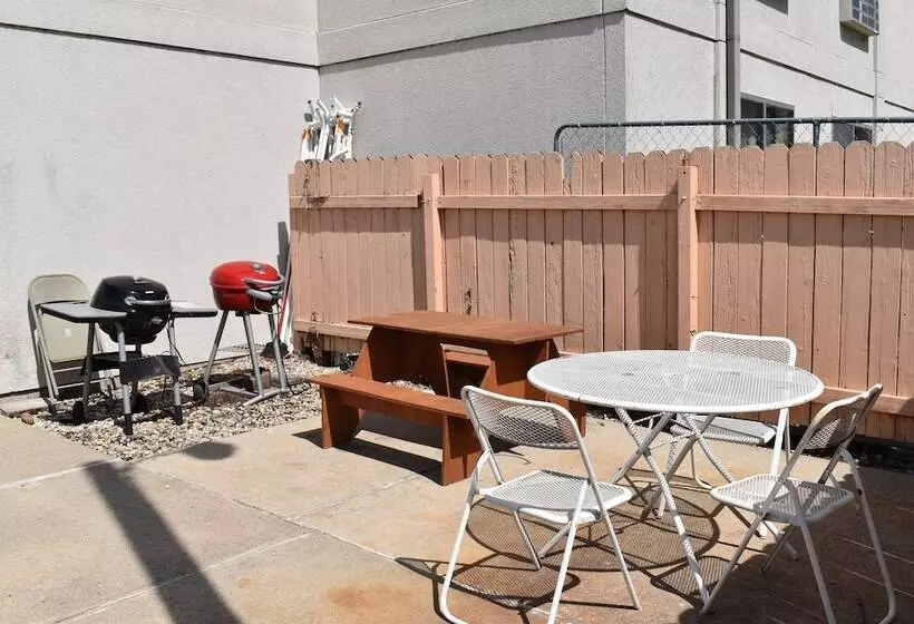 فندق على الطريق Sibley Inn