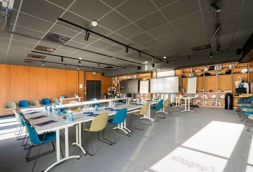 Отель Campanile Rungis Orly