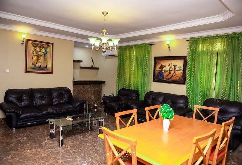 Dees Hotels Apartment & Suites