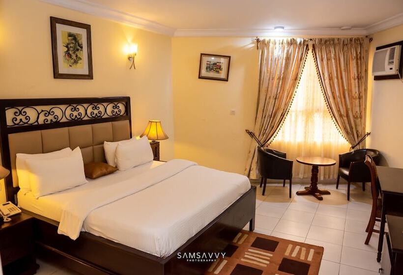 Dees Hotels Apartment & Suites