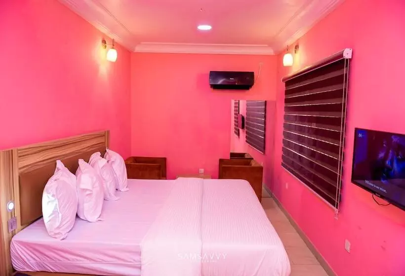 Dees Hotels Apartment & Suites