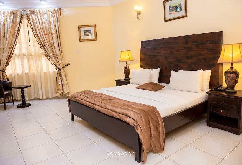 Dees Hotels Apartment & Suites