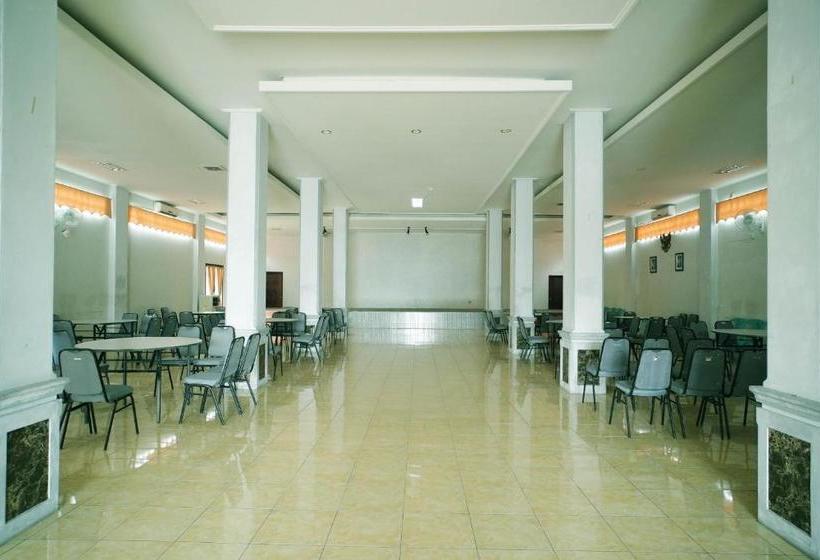 בית מלון כפרי Oyo 2904  Yayang Syariah