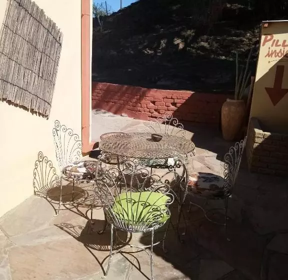 پانسیون Larochelle Guesthouse