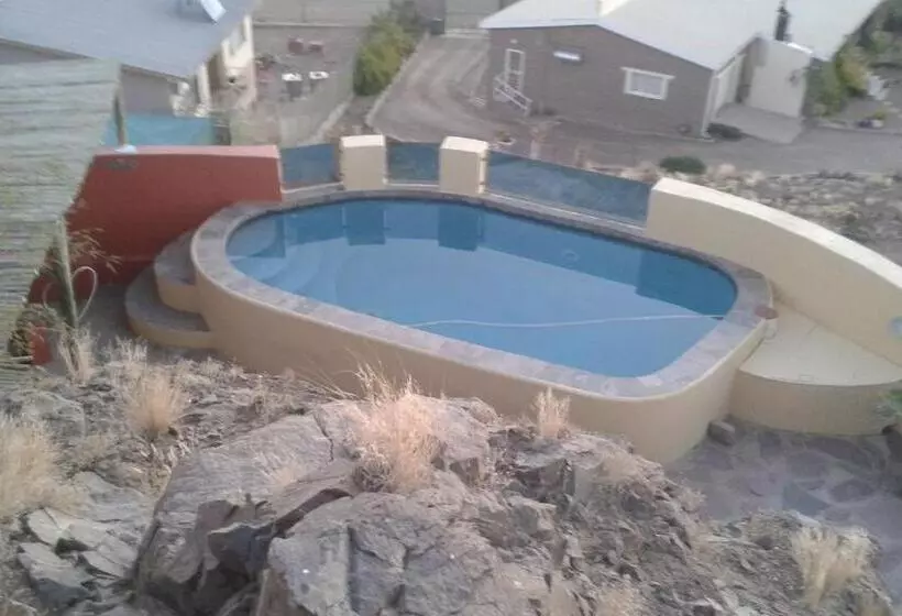 پانسیون Larochelle Guesthouse