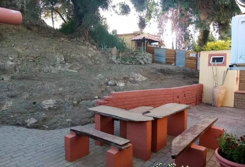 پانسیون Larochelle Guesthouse