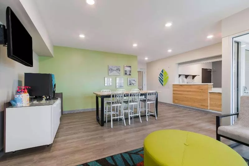 ホテル Woodspring Suites Tamarac