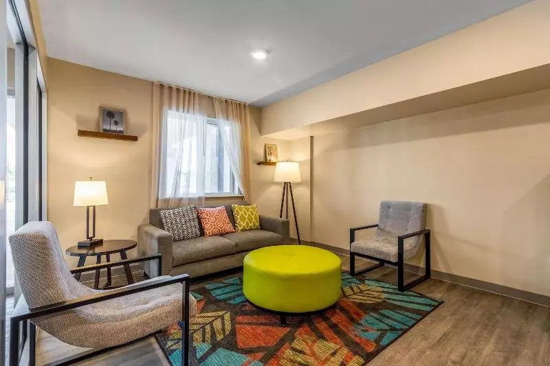 ホテル Woodspring Suites Tamarac