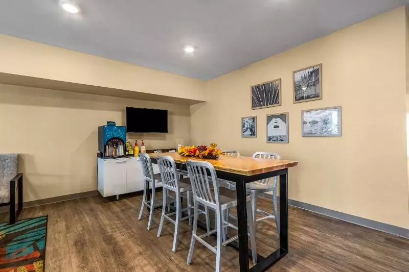 ホテル Woodspring Suites Tamarac