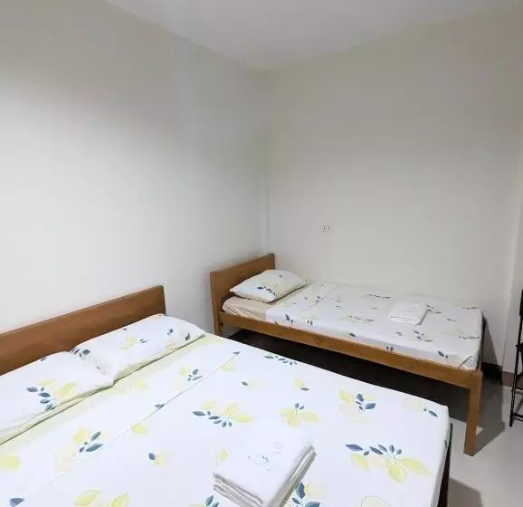 Retkeilymaja Charlina Inn Panglao