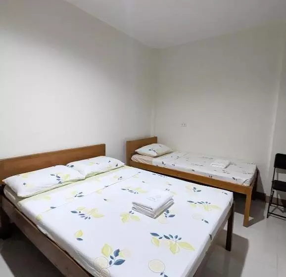 Retkeilymaja Charlina Inn Panglao