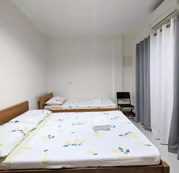 Retkeilymaja Charlina Inn Panglao