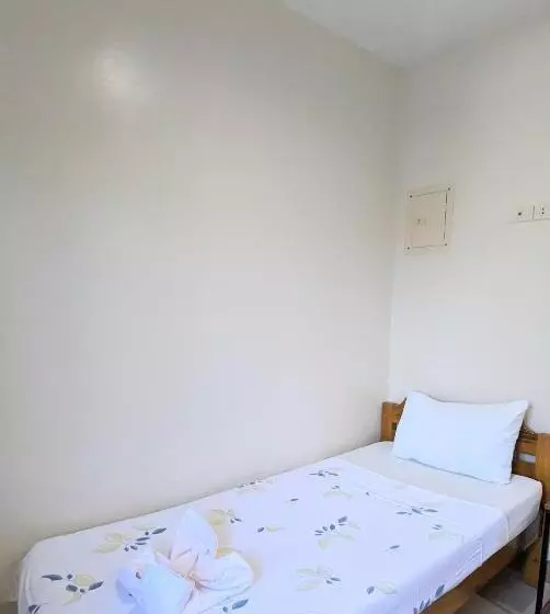 Retkeilymaja Charlina Inn Panglao