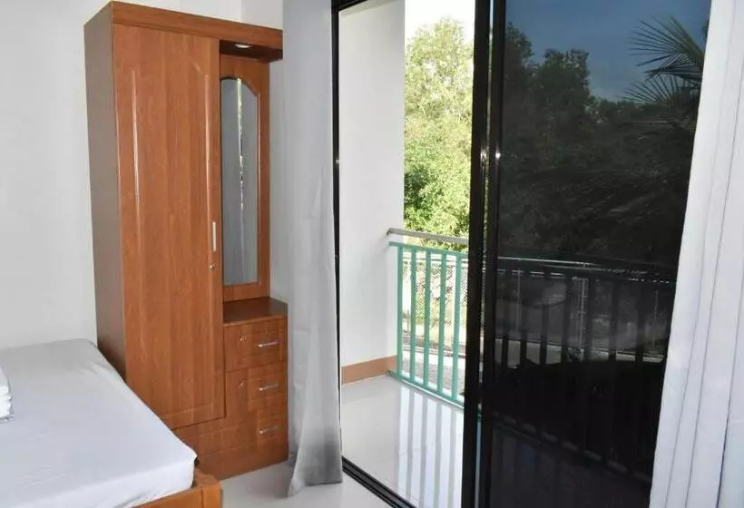 Retkeilymaja Charlina Inn Panglao