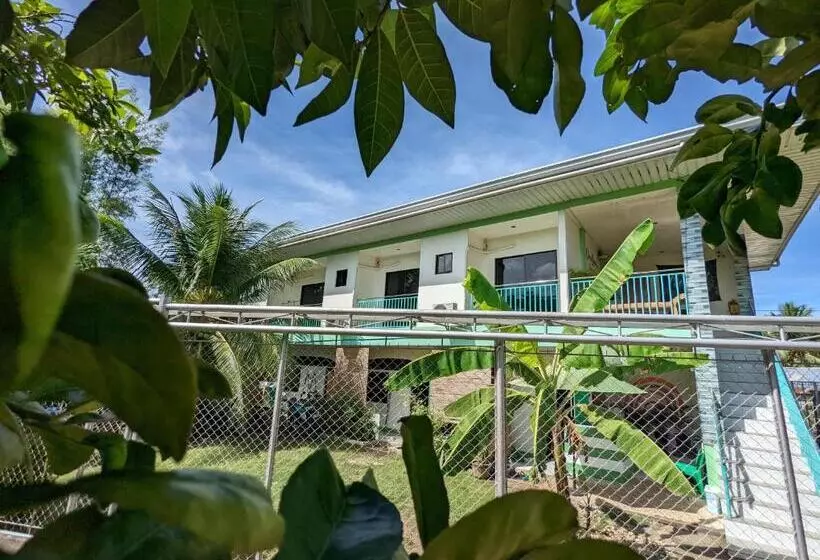 Retkeilymaja Charlina Inn Panglao