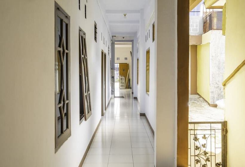 Spot On 2395 Hotel Aden 2 Syariah