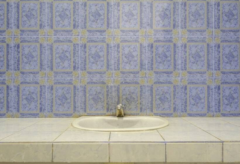 Spot On 2395 Hotel Aden 2 Syariah