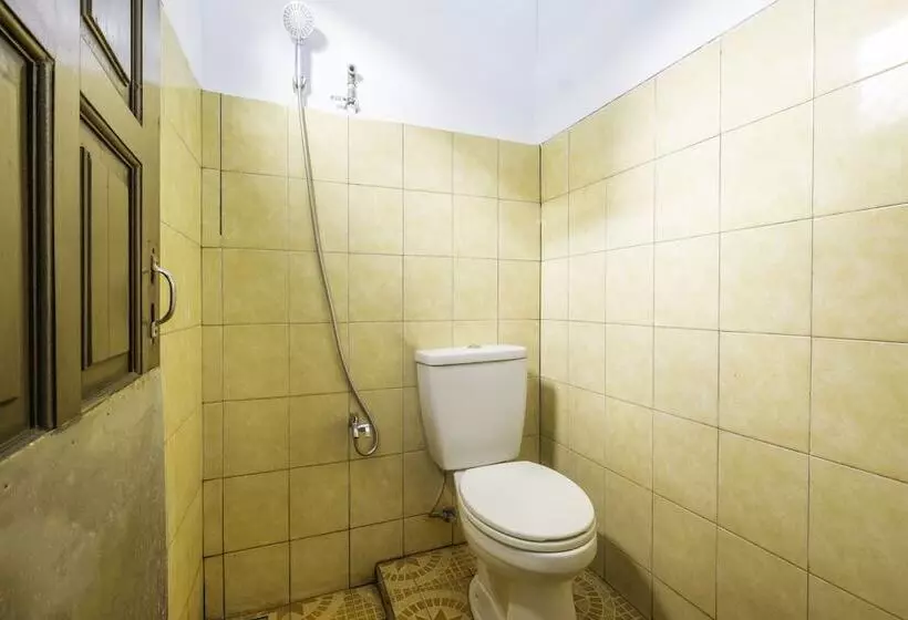 Spot On 2395 Hotel Aden 2 Syariah