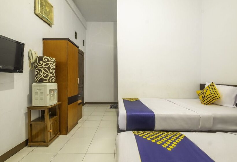 Spot On 2395 Hotel Aden 2 Syariah