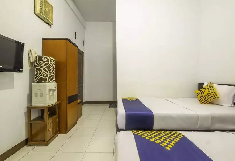 Spot On 2395 Hotel Aden 2 Syariah