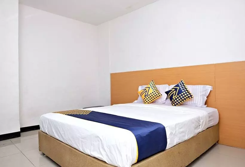 Hotelli Spot On 2661 Wisma Maysara Makassar