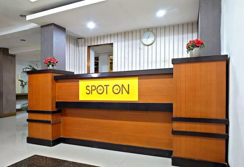 Hotelli Spot On 2661 Wisma Maysara Makassar