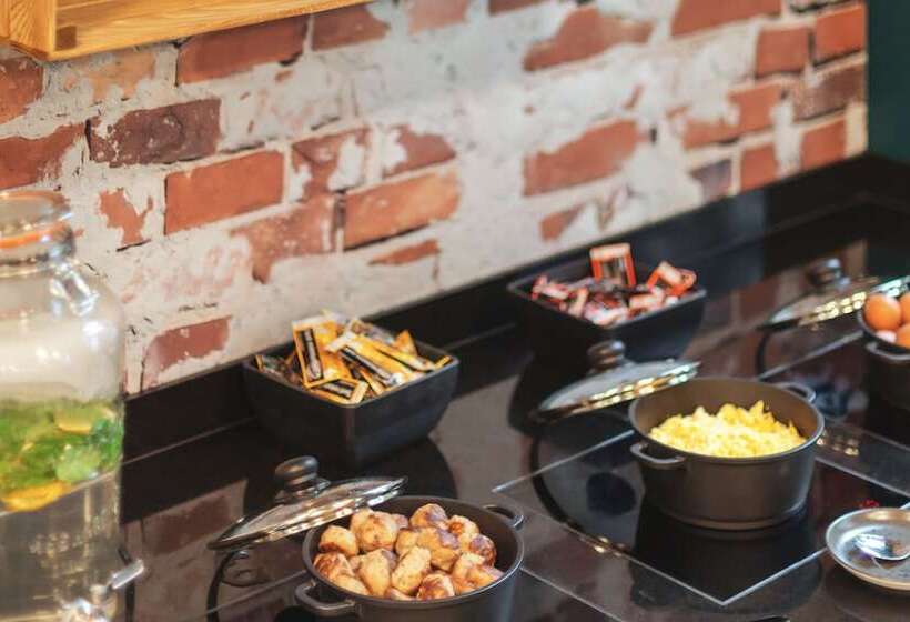 Hotel Holiday Inn   The Niu, Bricks Hamburg Eppendorf, An Ihg