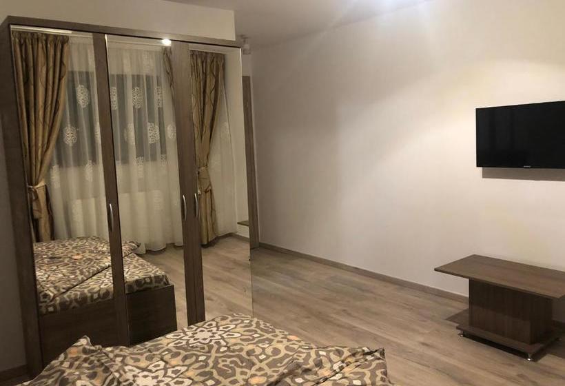 פנסיון New House