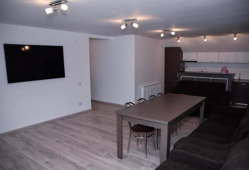 פנסיון New House