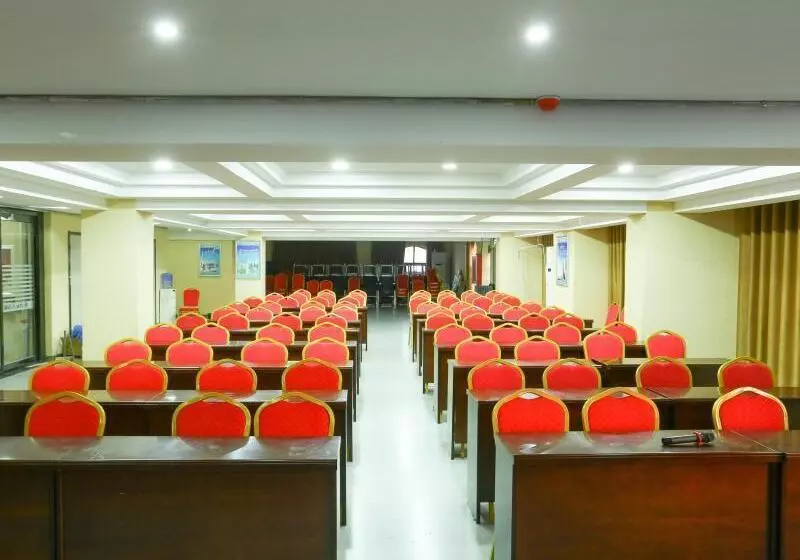 Hotelli Greentree Inn Shangqiu Liangyuan District Suiyang Avenue