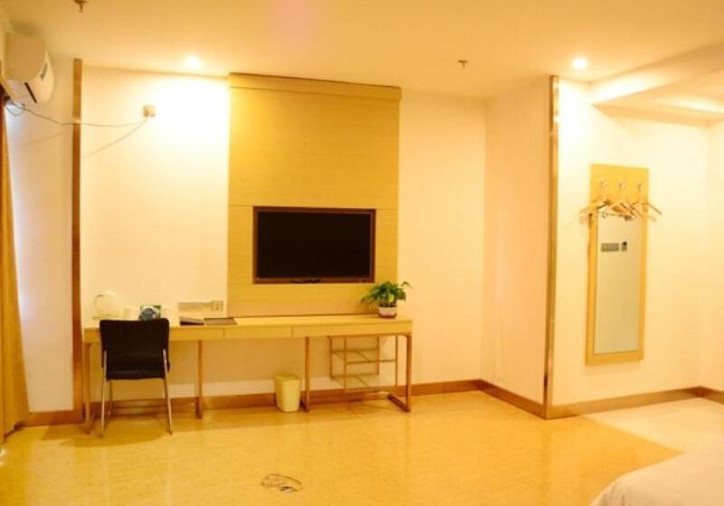 בית מלון כפרי Greentree Inn Taiyuan Wanbailin District West Bua Station Express