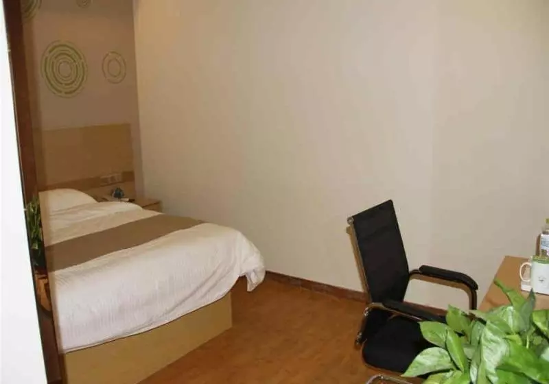 Hotelli Green Tree Inn Zibo Hengtai Bus Station