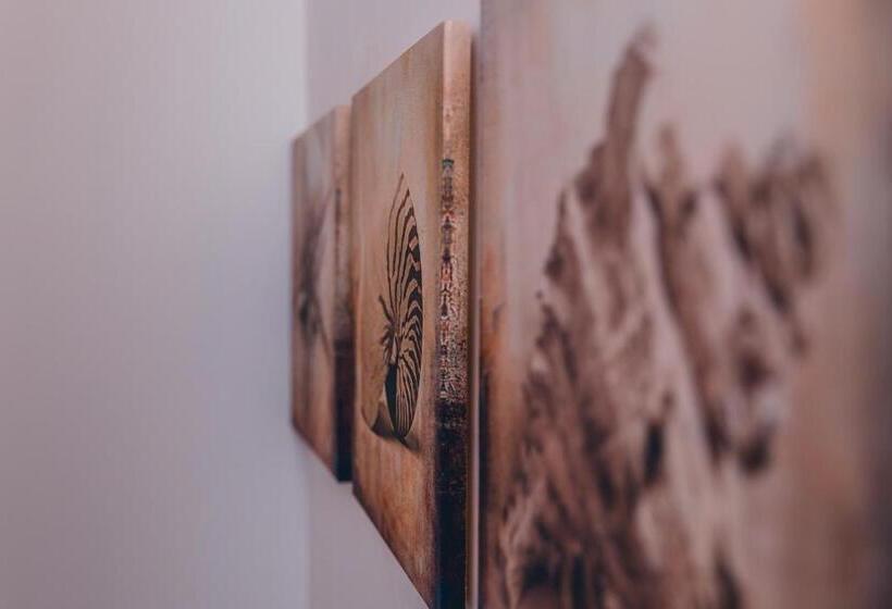 هتل La Placita Inn