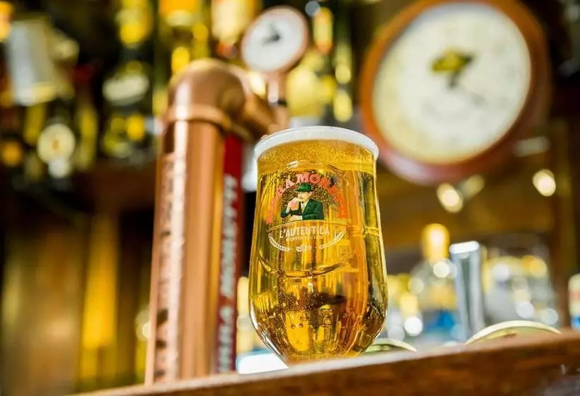 هاستل The Queens Head Kettlesing