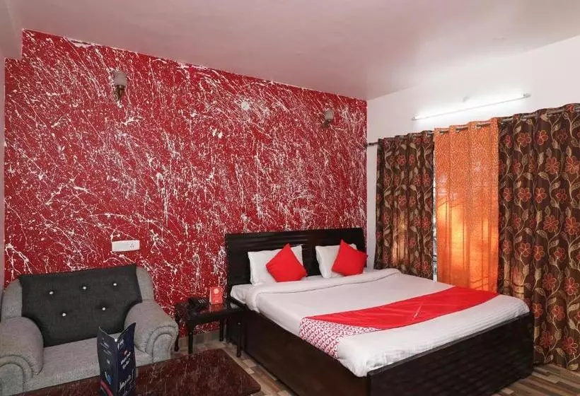 Hotelli Oyo 22268 The Janvi Cottage