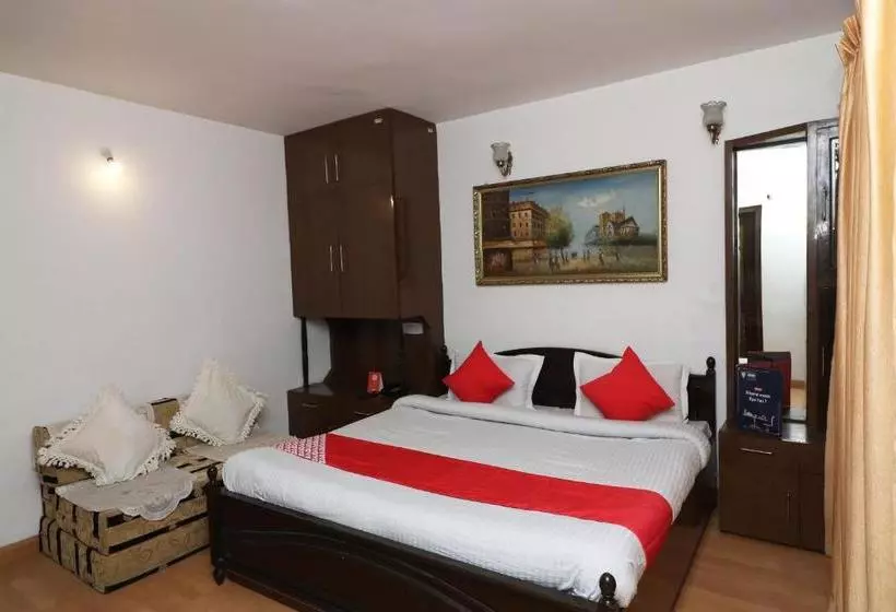 Hotelli Oyo 22268 The Janvi Cottage