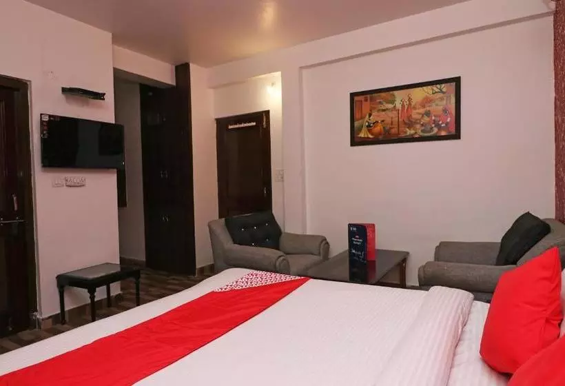 Hotelli Oyo 22268 The Janvi Cottage