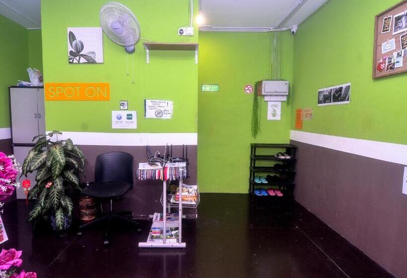 Hotel Spot On 89929 Tropical Lodge