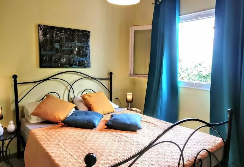 Katakolo Swim & Stay Big House 8 Guests