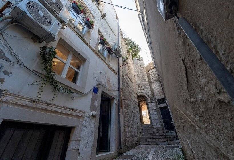 Old Town Fantastic 2